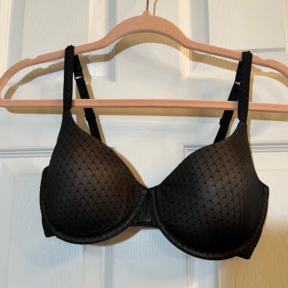 Black Women's T-Shirt Bra - Sleek Everyday Support